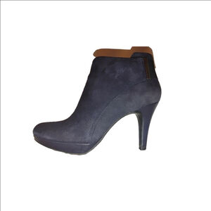 Bandolino Christina Suede Ankle Bootie Size 5.5M